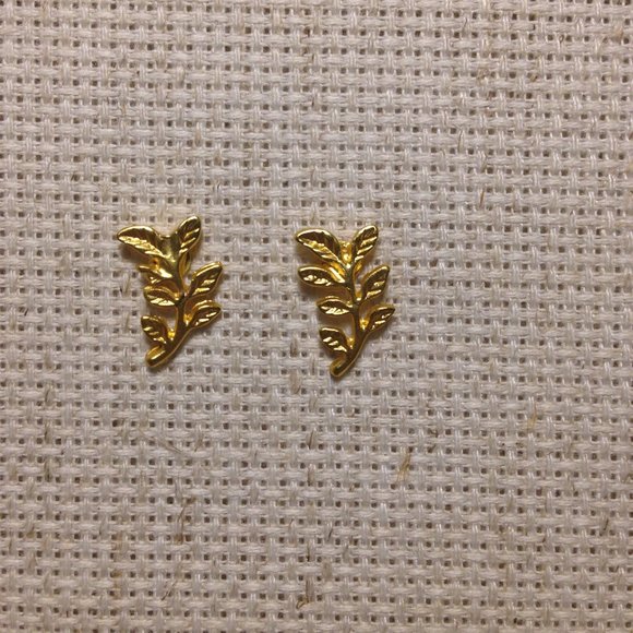 Mini Leaf Gold -Colour Earrings - Picture 4 of 6